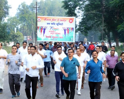 झांसी रेल मंडल ने किया लौह पुरूष सरदार पटेल को याद