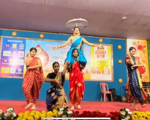 त्रिपुरा हेरिटेज फेस्ट में बिखरे बुंदेलखंडी रंग