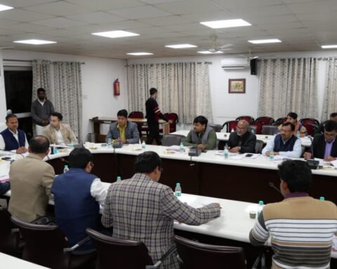 पेयजल योजनाओं झांसी प्रशासन का कड़ा रुख़