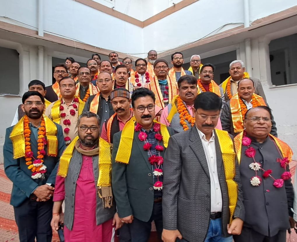झांसी 23 दिसंबर। पत्रकारों के जाने माने संगठन यूपी जर्नलिस्ट्स एसोसिएशन (उपजा) की नवनिर्वाचित पदाधिकारियों एवं कार्यकारिणी सदस्यों की प्रथम बैठक