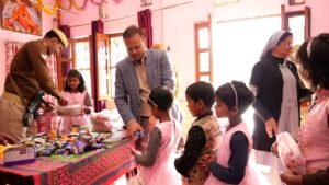 झांसी जिलाधिकारी सेंट ज्यूड फाउंलिंग होम