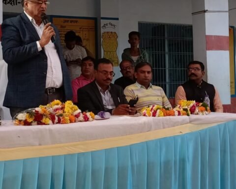 तालबेहट के सरकारी स्कूल में वृक्षारोपण