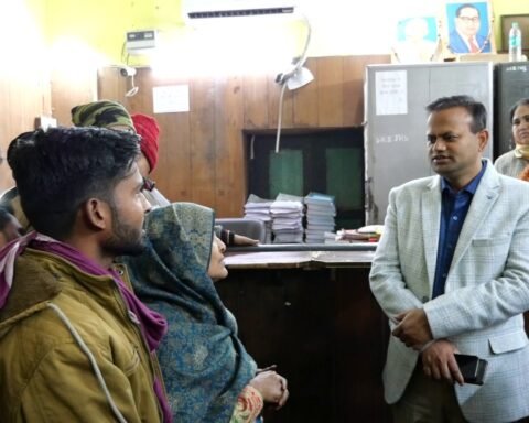 डिप्टी रजिस्ट्रार ऑफिस औचक निरीक्षण