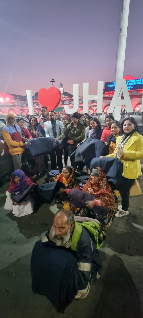 महिला व्यापार मंडल बांटे कंबल