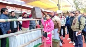 पोलिंग पार्टियां