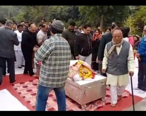 डॉ अंशुल जैन मां का शवदान