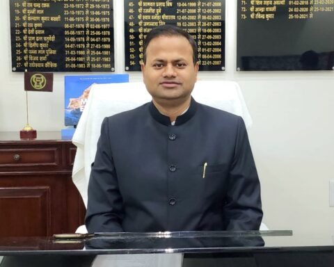 झांसी जिलाधिकारी रविंद्र कुमार