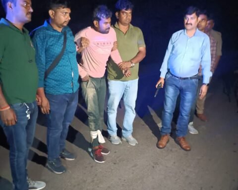 मुठभेड़ में दो बदमाश गिरफतार