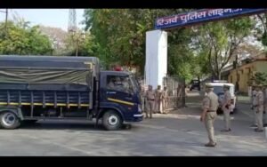 अतीक का काफिला झांसी