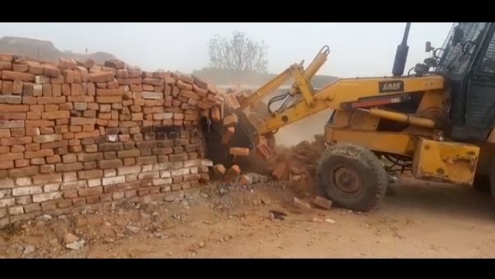 अवैध कब्ज़ा मुक्त कराई ज़मीन