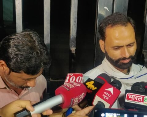 गुलाम के परिजन पहुंचे झांसी