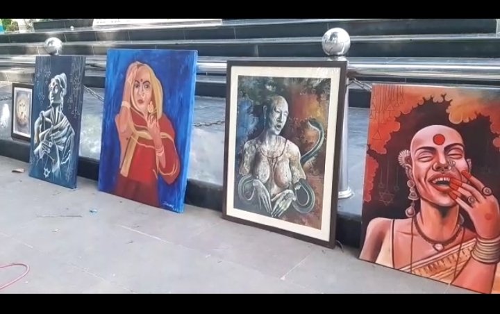 किन्नर जीवन पर चित्रकला प्रदर्शनी
