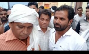  छात्र ने लगायी फांसी