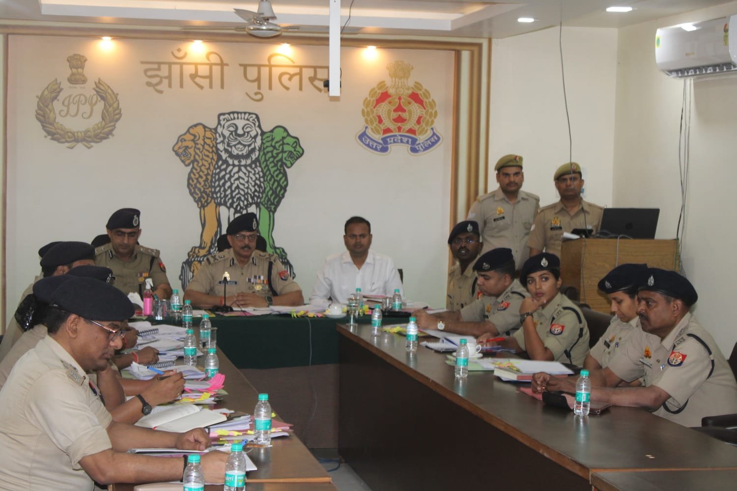 चुनाव तैयारियों पर की चर्चा