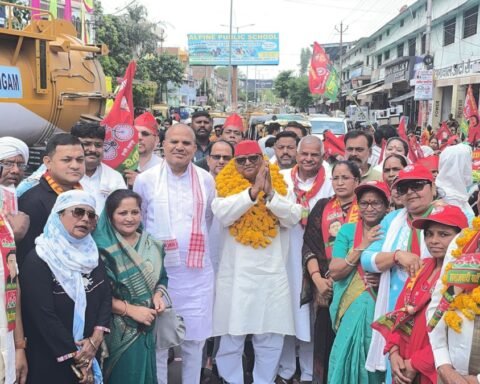 सपा तूफानी जनसंपर्क