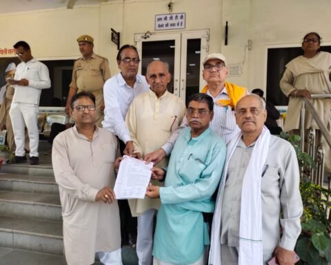 लोकतंत्र सेनानी विरोध