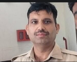 बदमाशों ने सिपाही को मारी गोली