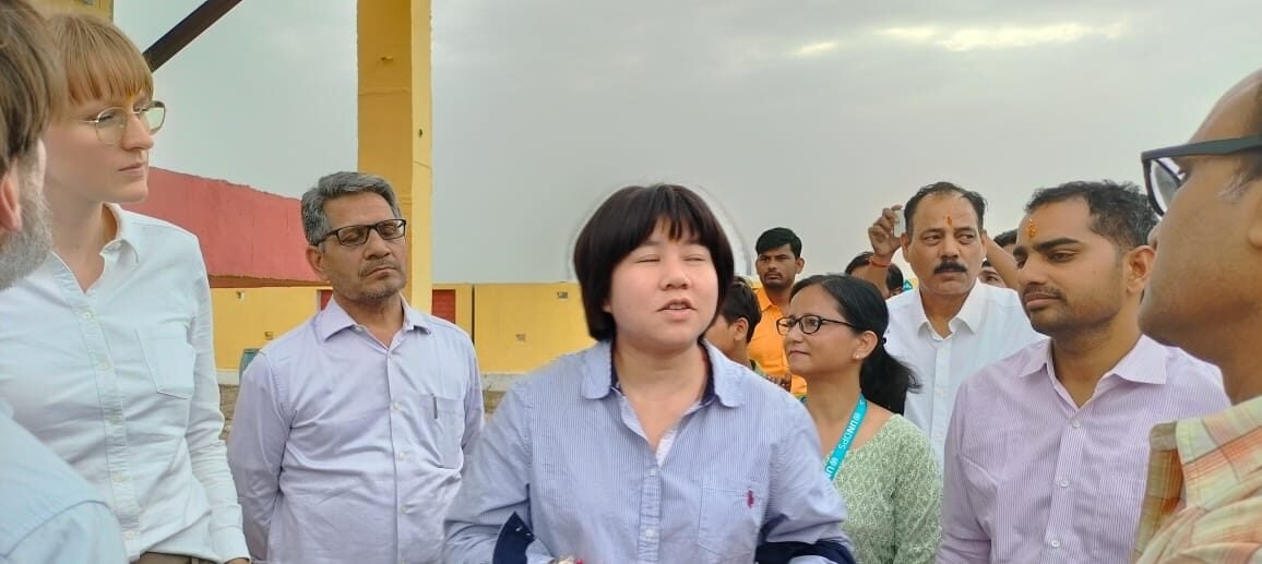 जालौन में डेनमार्क से आयी टीम