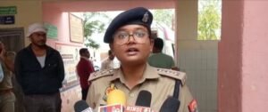 आपे ने ट्रक में मारी टक्कर 