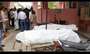 आपे ने ट्रक में मारी टक्कर 