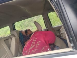 बस और कार की भिड़ंत