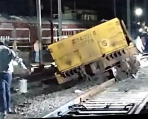 मालगाड़ी के डिब्बे बेपटरी