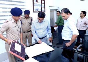 डीआरएम औचक निरीक्षण