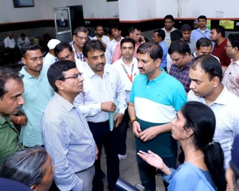 डीआरएम औचक निरीक्षण