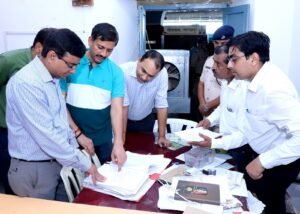 डीआरएम औचक निरीक्षण