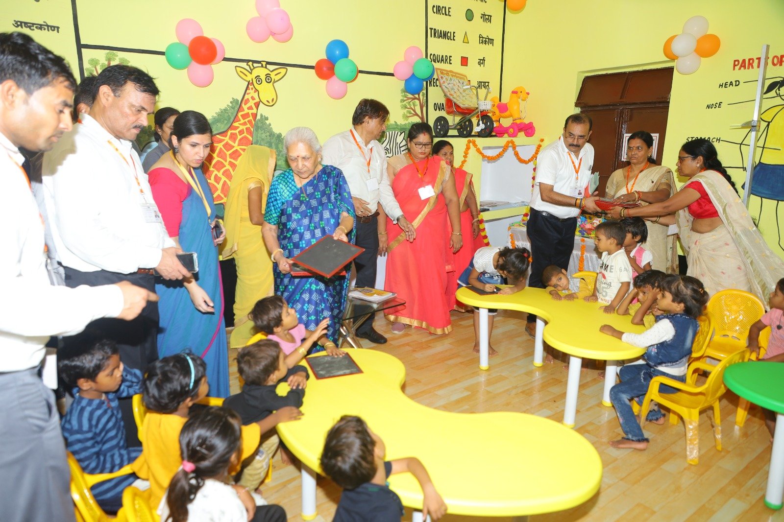 राज्यपाल  आनंदीबेन पटेल
