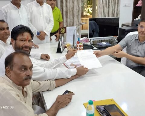 मण्डलायुक्त से मिले कांग्रेसी