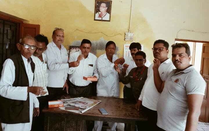झांसी मे कांग्रेसियों ने जताई खुशी