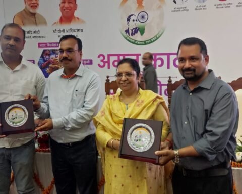 सफल व्यापारियों का हुआ सम्मान