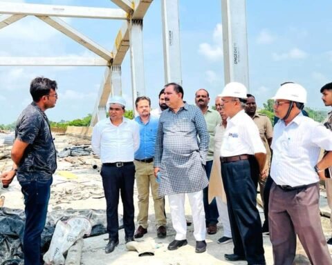 निमार्णाधीन उपरिगामी सेतु