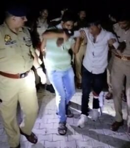 पुलिस और लुटेरों के बीच हुई मुठभेड़