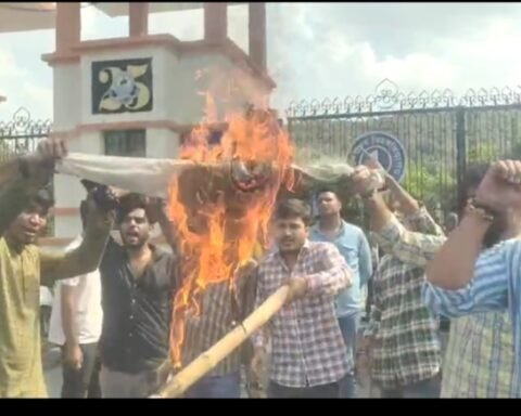 एबीवीपी ने फूंका पुतला