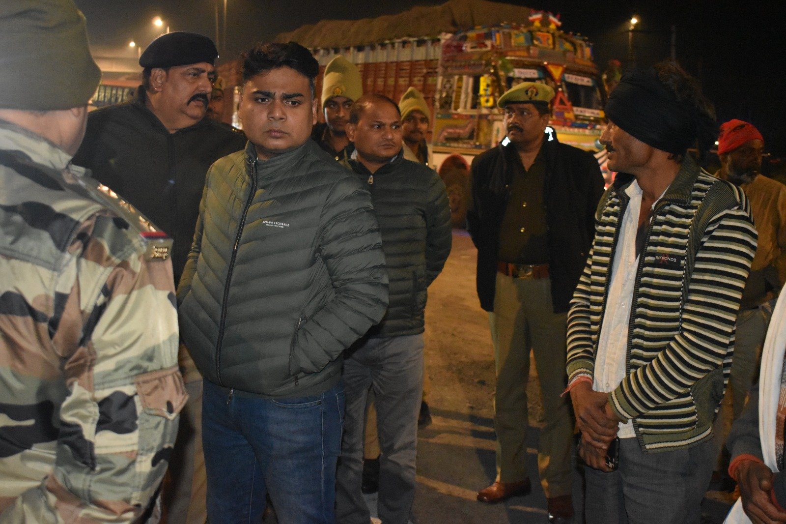 लोडर को मारी डंपर ने टक्कर