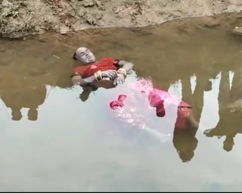 नहर मे शव