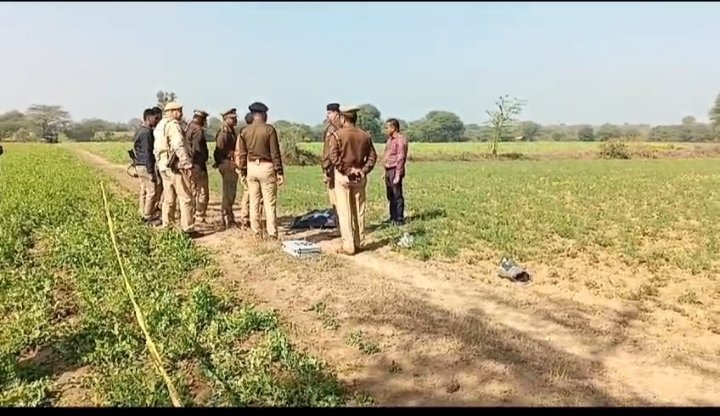 युवक का शव