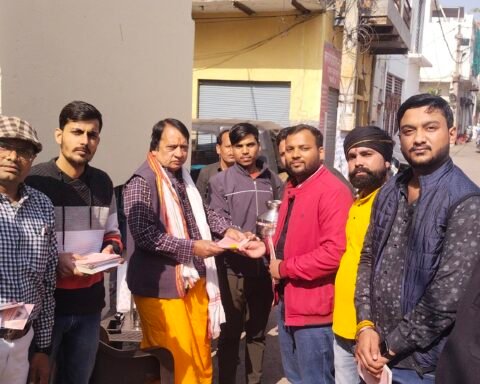 घर-घर अक्षत वितरण