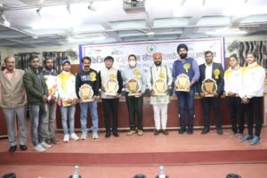 खिलाड़ियों का किया गया सम्मान