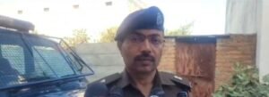 महिला ने लगायी छत से छलांग