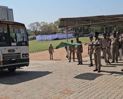 पुलिस बल रवाना