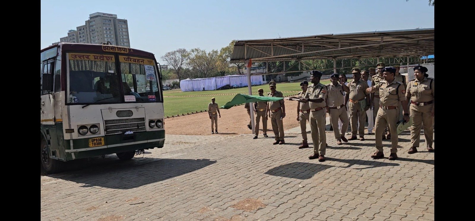 पुलिस बल रवाना