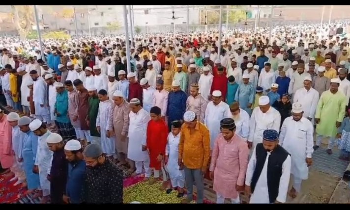 हर्षोल्लास के साथ मनायी गयी ईद