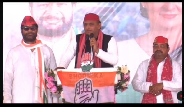 समाजवादी पार्टी के राष्ट्रीय अध्यक्ष अखिलेश यादव