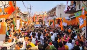 योगी का रोड शो