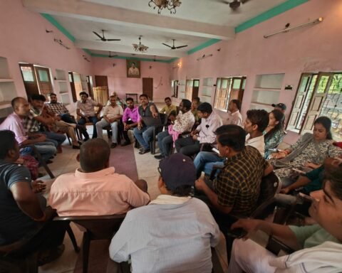 पत्रकारों के हितार्थ बैठक