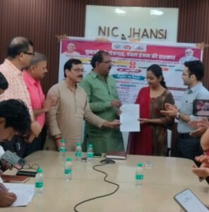 नियुक्ति पत्र बांटे