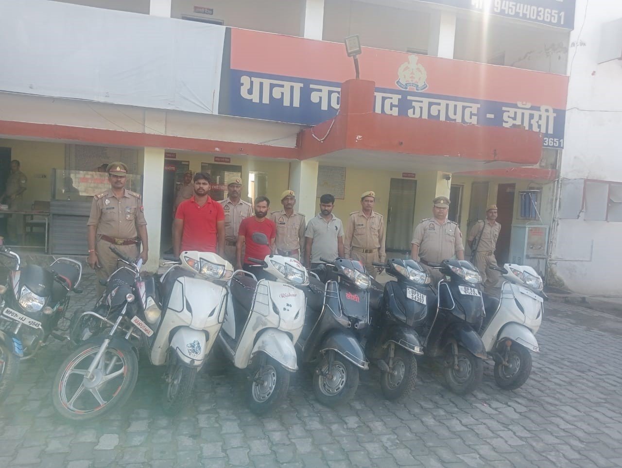 तीन शातिर वाहन चोर गिरफ्तार